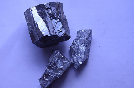 Metallic chromium